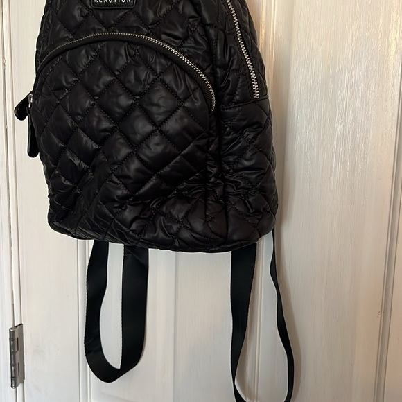 Kenneth Cole Reaction quilted mine backpack EUC - Picture 4 of 14